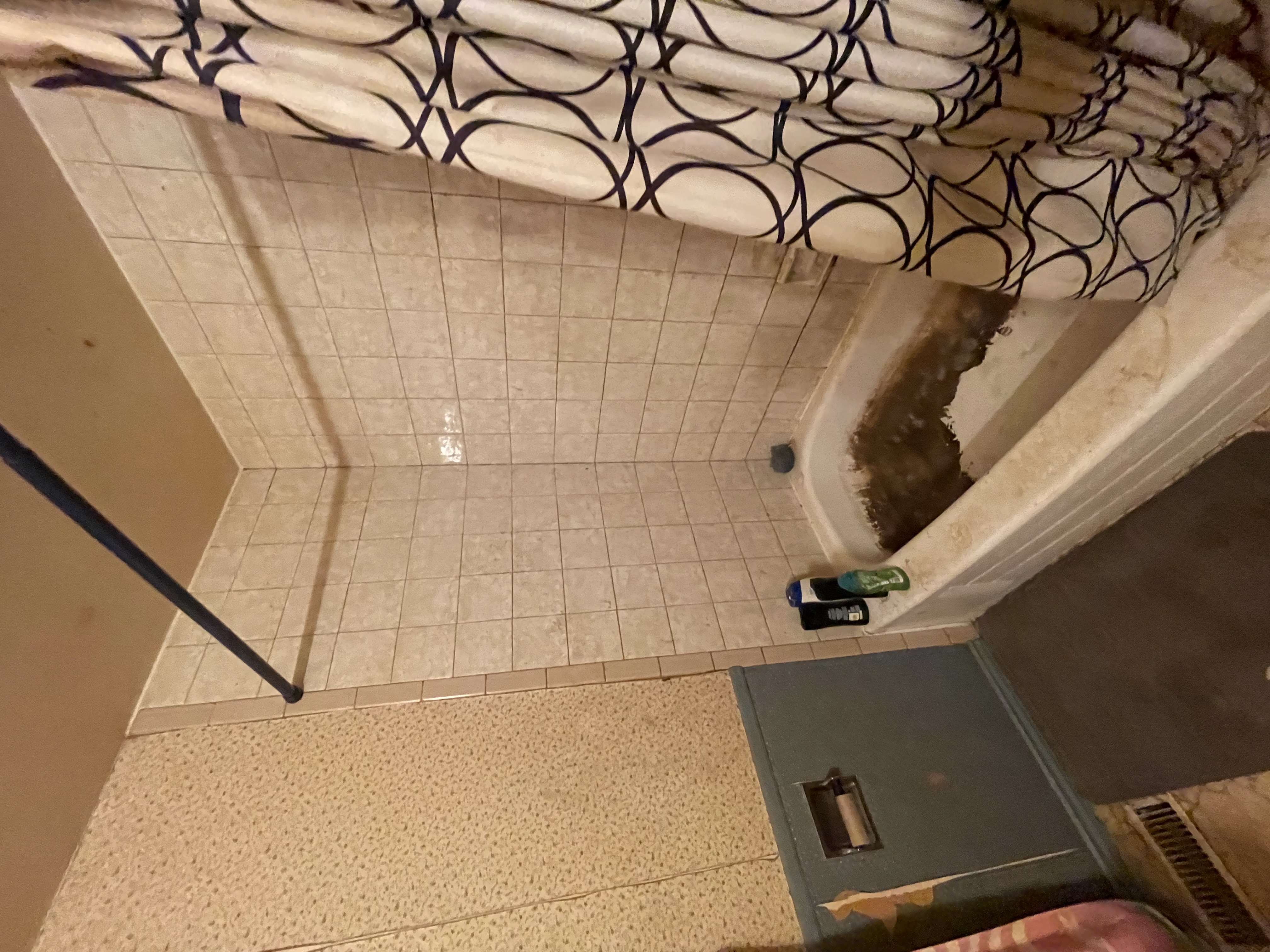 Dramatically dated bathroom with severe mold/staining in tub - excellent before condition for transformation storytelling — Gateshead, Hamilton | MTC Renovations