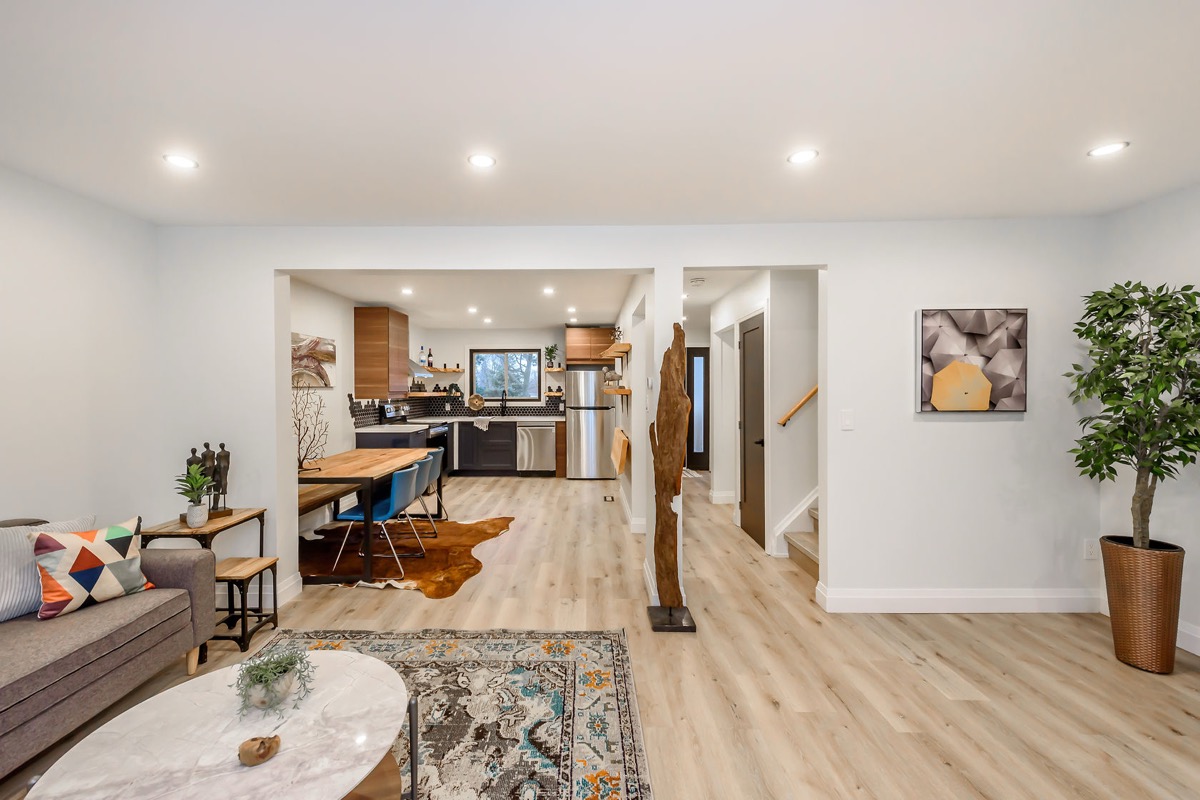 Premium wide-angle living room with freshly painted walls and warm staging — Gateshead, Hamilton | MTC Renovations